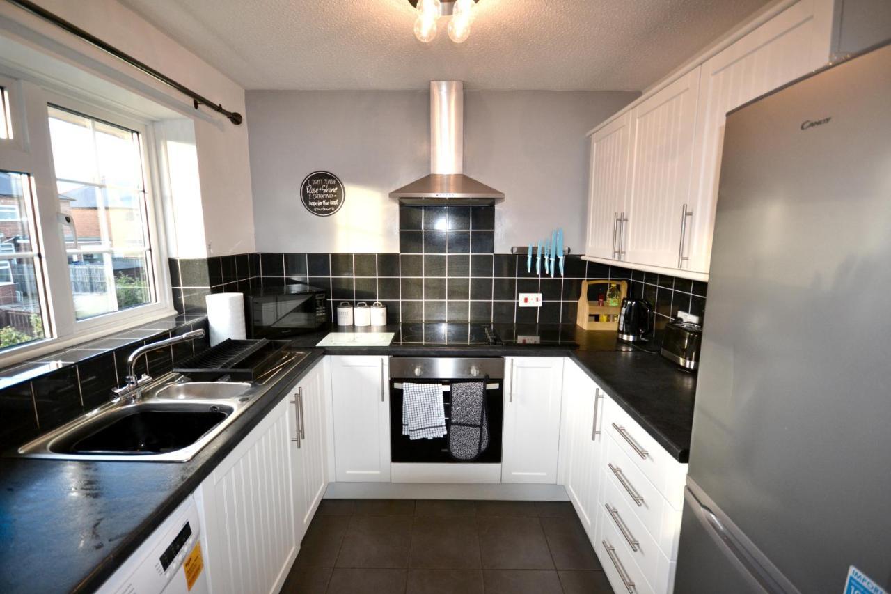 Апартаменты Redmire - 2 Bed 1St Floor Flat Overlooking Green Дарлингтон Экстерьер фото
